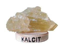 Kalcit na stojánku-cca 36 g-5,5x3x3 cm