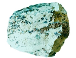 Serpentin s pyritem - cca 599 g - 8x9x5 cm